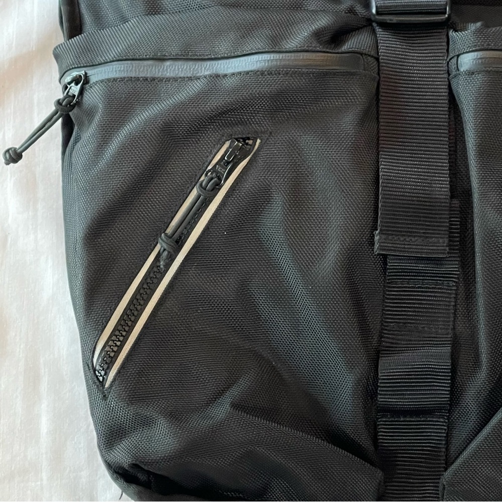 Levi’s Rolltop Commuter Backpack - image 2